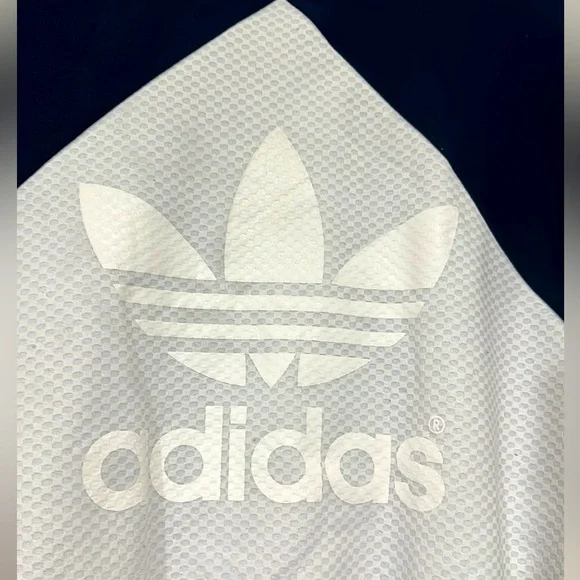 lightweight Adidas pullover sweatshirt Size Medium - Picture 2 of 2